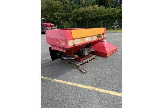 KRM FERTILISER SPREADER & SPARE TOP - Image 3 of 5