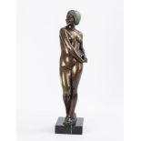 STELLA, G. Große Jugendstil-Bronze: Frauenakt.