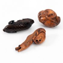 3 Netsuke.