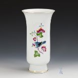 Art-déco-Vase mit Kakiemonmalerei. Meissen.| siehe Nachtrag