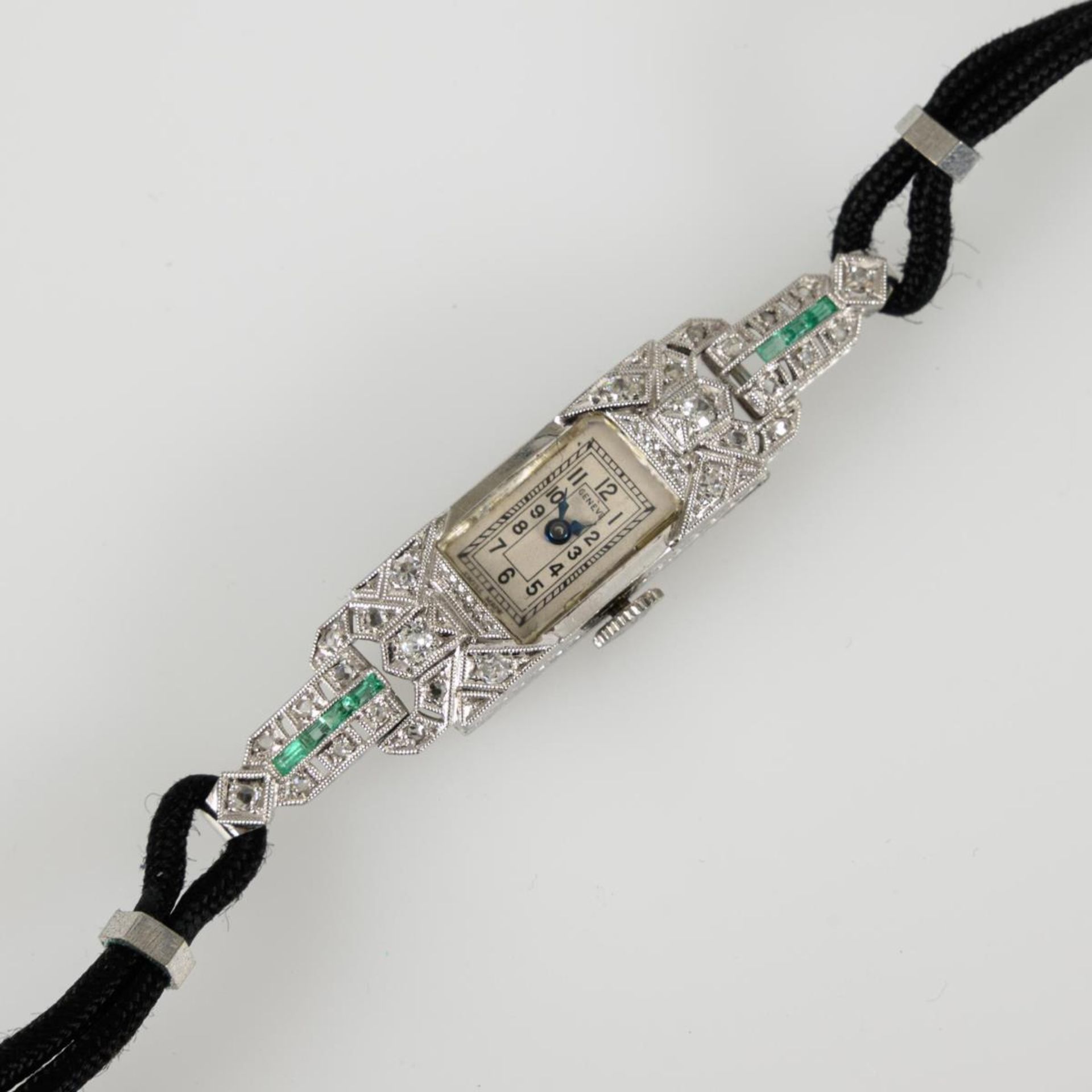 Art-déco-Damenarmbanduhr mit Altschliff-Diamanten und Smaragden. - Bild 4 aus 4