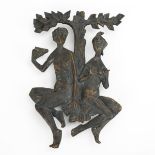 ESSLER, Alfred (1929 Troppau/Tschechien - 2013 Berchtesgaden). Bronzerelief: Daphnis und Chloé.