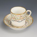 Französische Empire-Tasse mit Blumenmalerei.  Lebœuf.