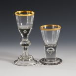 Schnapsglas und Kelchglas mit Goldrand. Lauenstein.