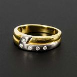 2-farbiger Ring mit Brillanten.