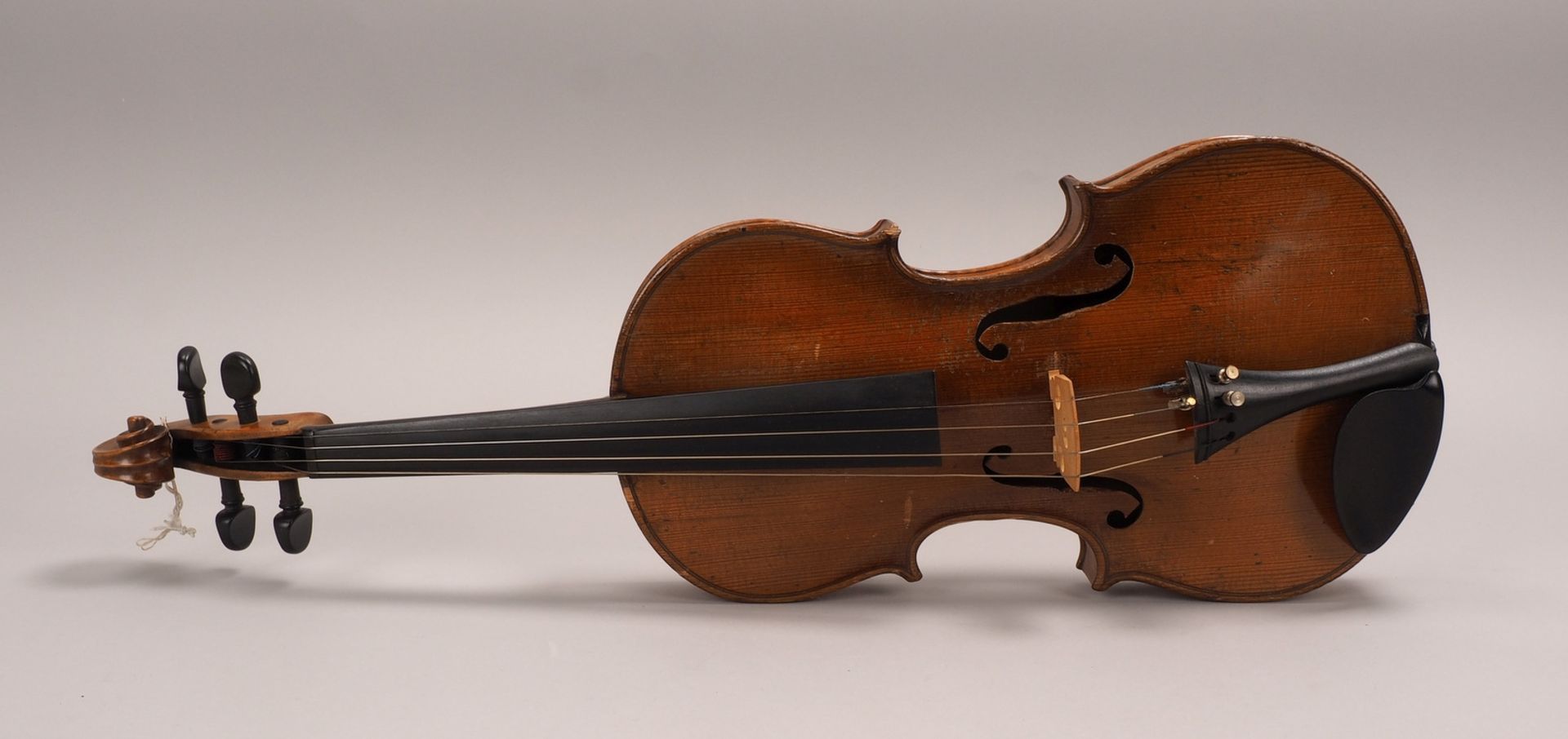 Alte Geige, Korpus innen bez. &#039;Nicolaus Amatus in Cremona 1643&#039; (ohne Zub.)