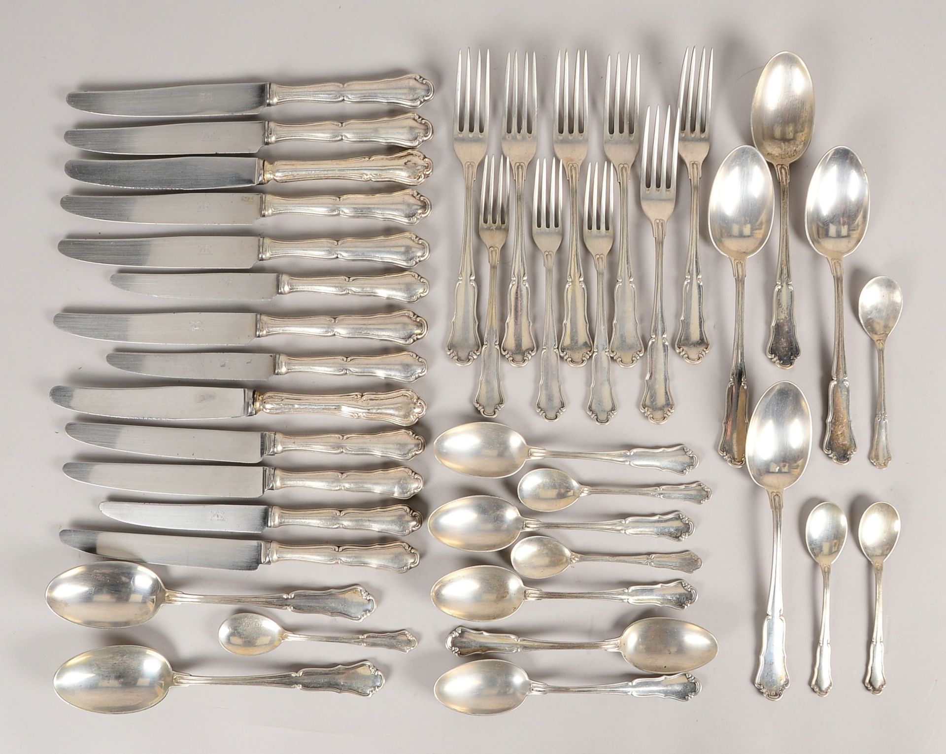Wilkens, Tafelsilber, 800 Silber: Messer, Gabeln und Löffel; Gesamtgew. 2.571 g