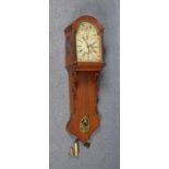 Halbkasten-Uhr, Ziffernblatt mit polychr. Malerei (&#039;Angler am Ufer&#039;), Uhr mit Weckfunktion