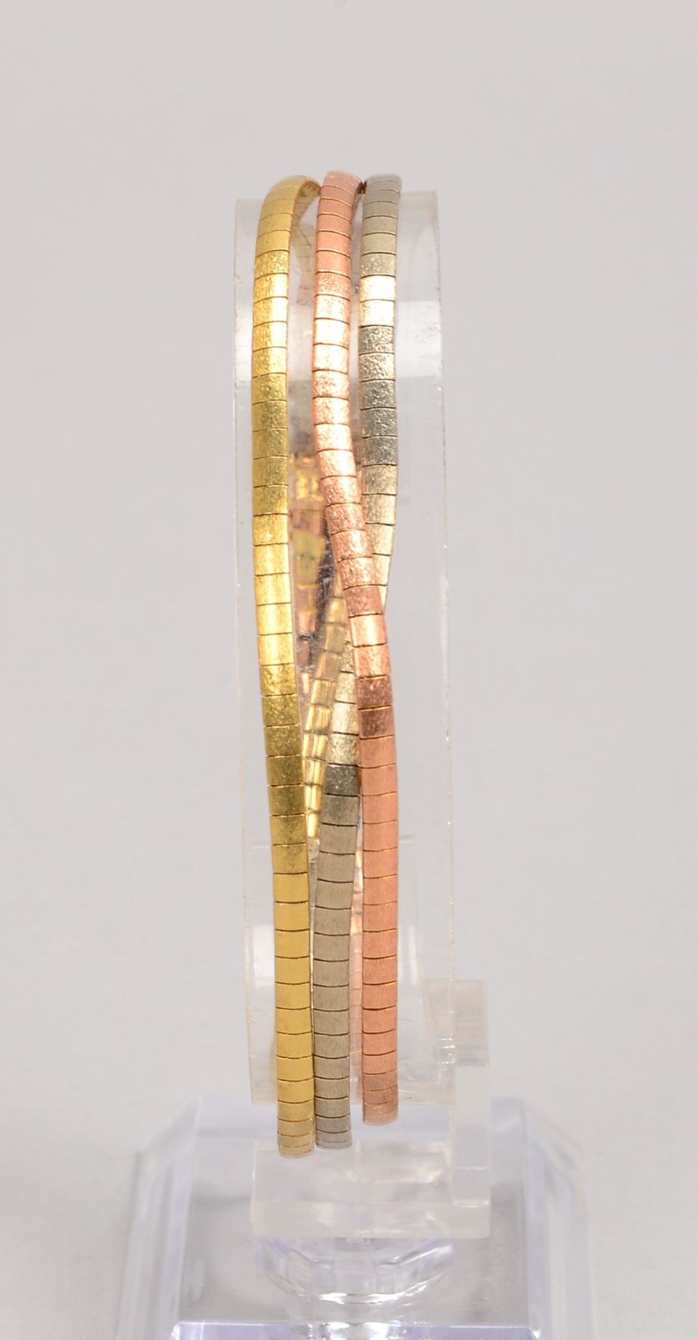 Armband, 585 Gold/Tricolor, 3-strängig, mit Steckschließe; Länge 18,5 cm, Gewicht 17,90 g - Bild 2 aus 2