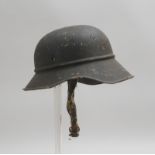 Militaria-Sammlerstück (Deutschland, II. WK): sogenannter 'Gladiator'-Helm, Größe 55