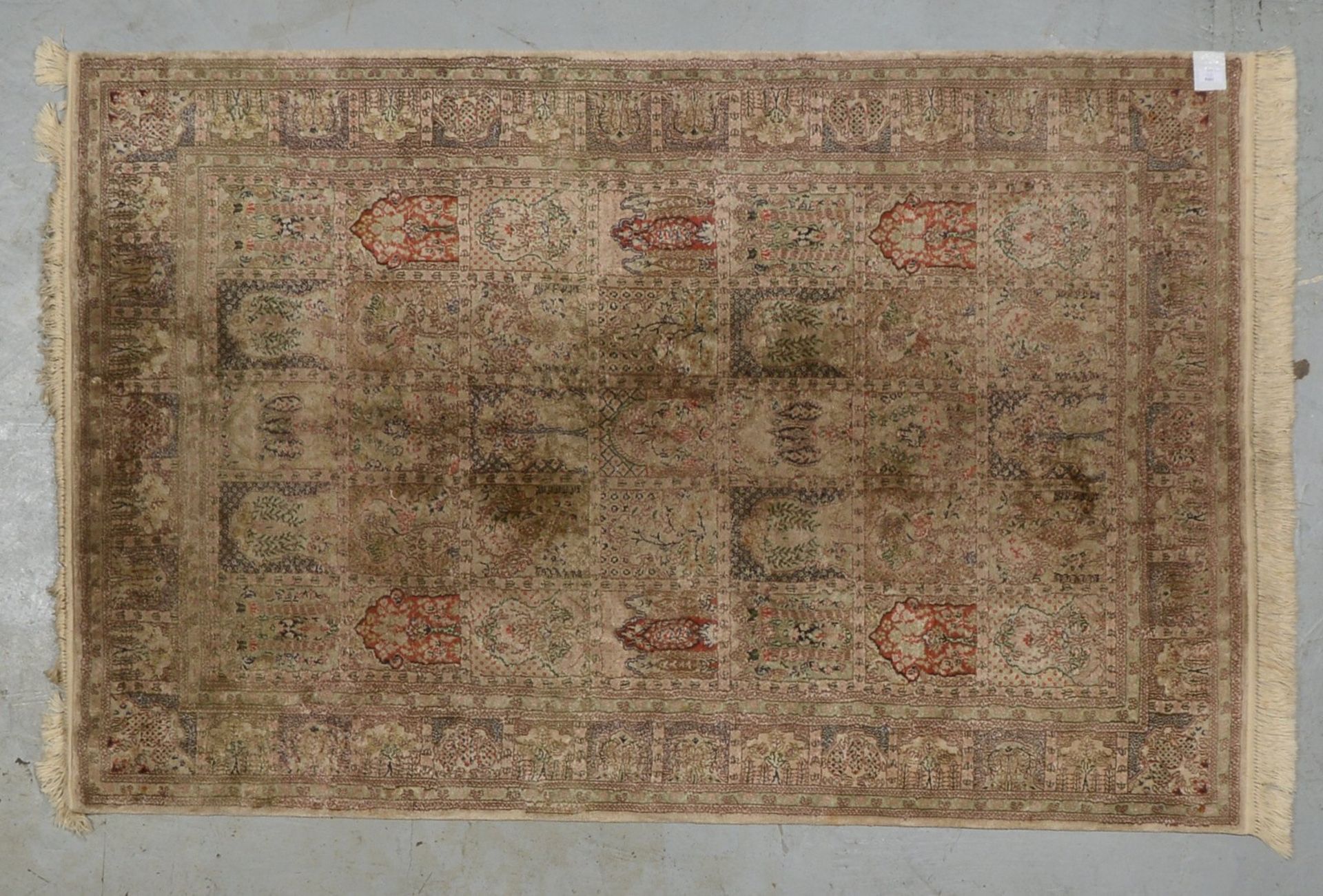 Turkmen-Orientteppich, Wolle auf Baumwolle, mittelf./feine Kn., Feldermuster