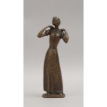 Kluckow, Gerhard, Bronzeskulptur, &#039;Frau mit Halsschmuck&#039;, r&uuml;cks. sign./dat. (19)&#039