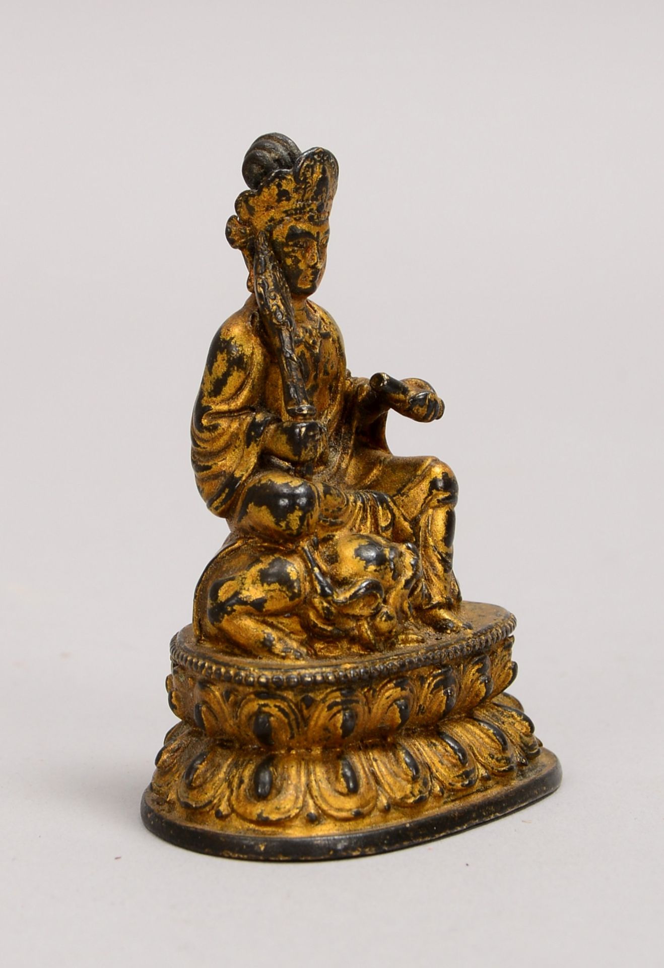 Kleine Bronzeskulptur (China, Qing-Dynastie), &#039;Buddha-Figur&#039;; H&ouml;he 6,5 cm - Image 2 of 3