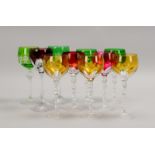 10 Weinrömer, Gläser verschiedenfarbig, 3x Gläser leicht dekorabweichend; Höhe 20 - 21 cm