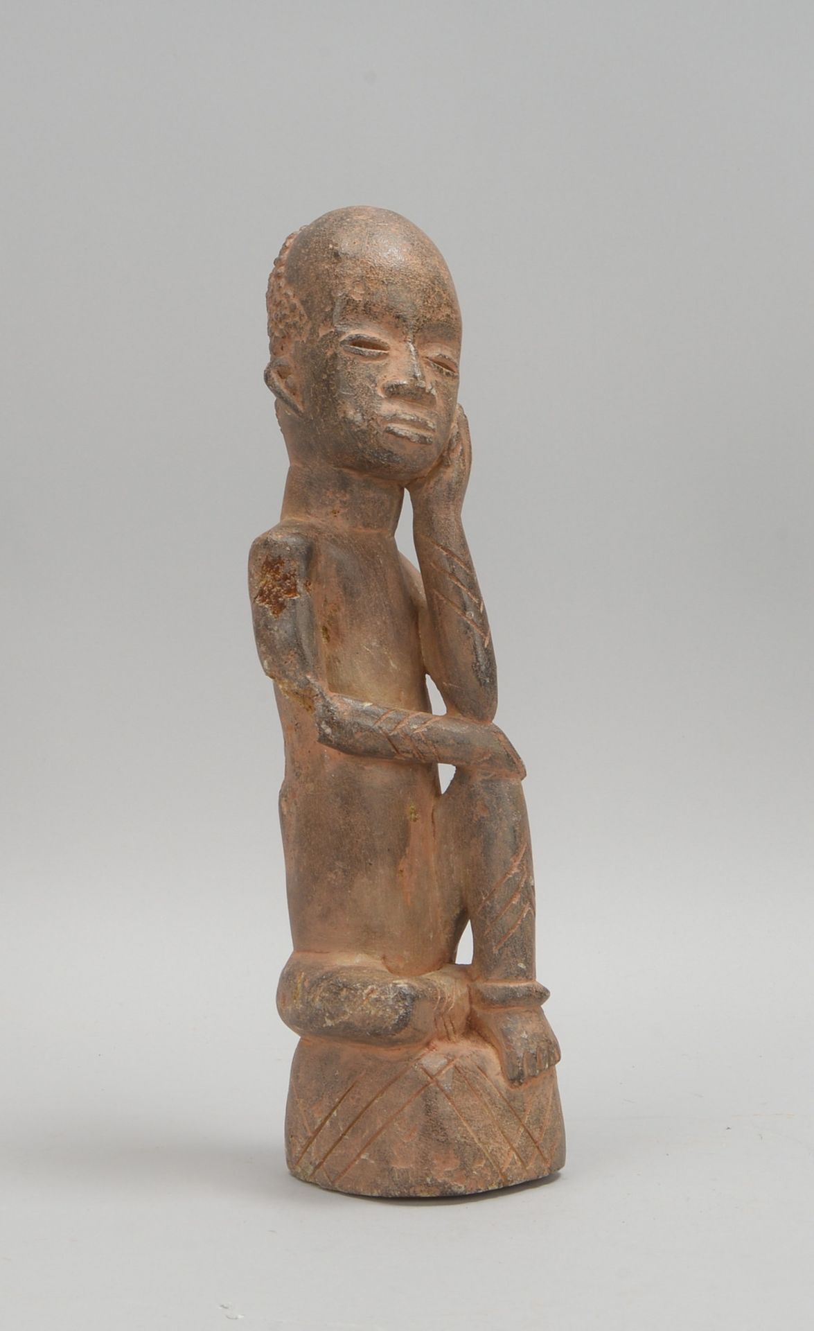 Steinskulptur (DR Kongo), &#039;Der Denker&#039;; H&ouml;he 32 cm - Image 2 of 2