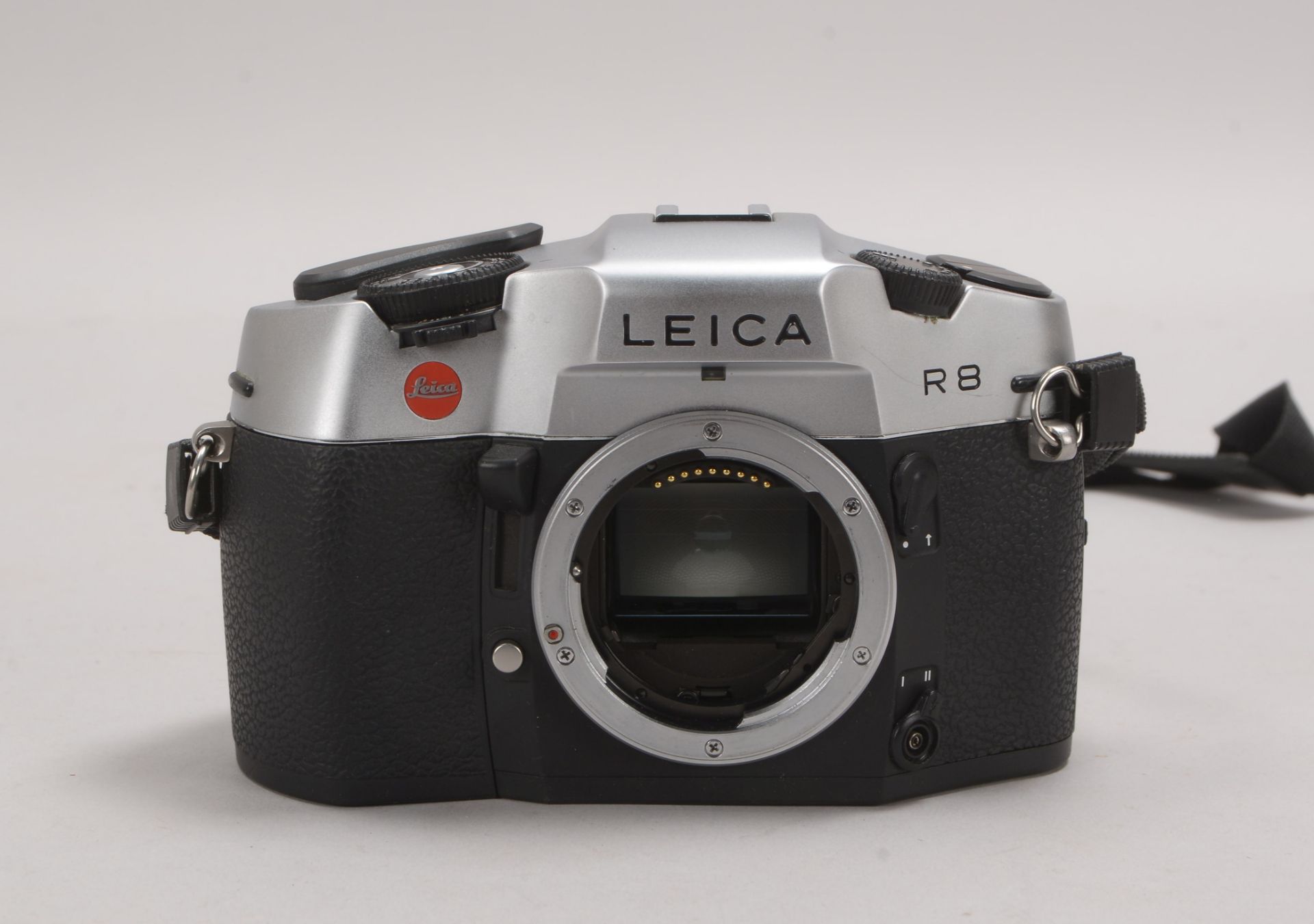 Spiegelreflex-Kamera Leica &#039;R8&#039;, in Silber, sehr gepflegt, orig. Box/Karton und Papiere - Image 3 of 3