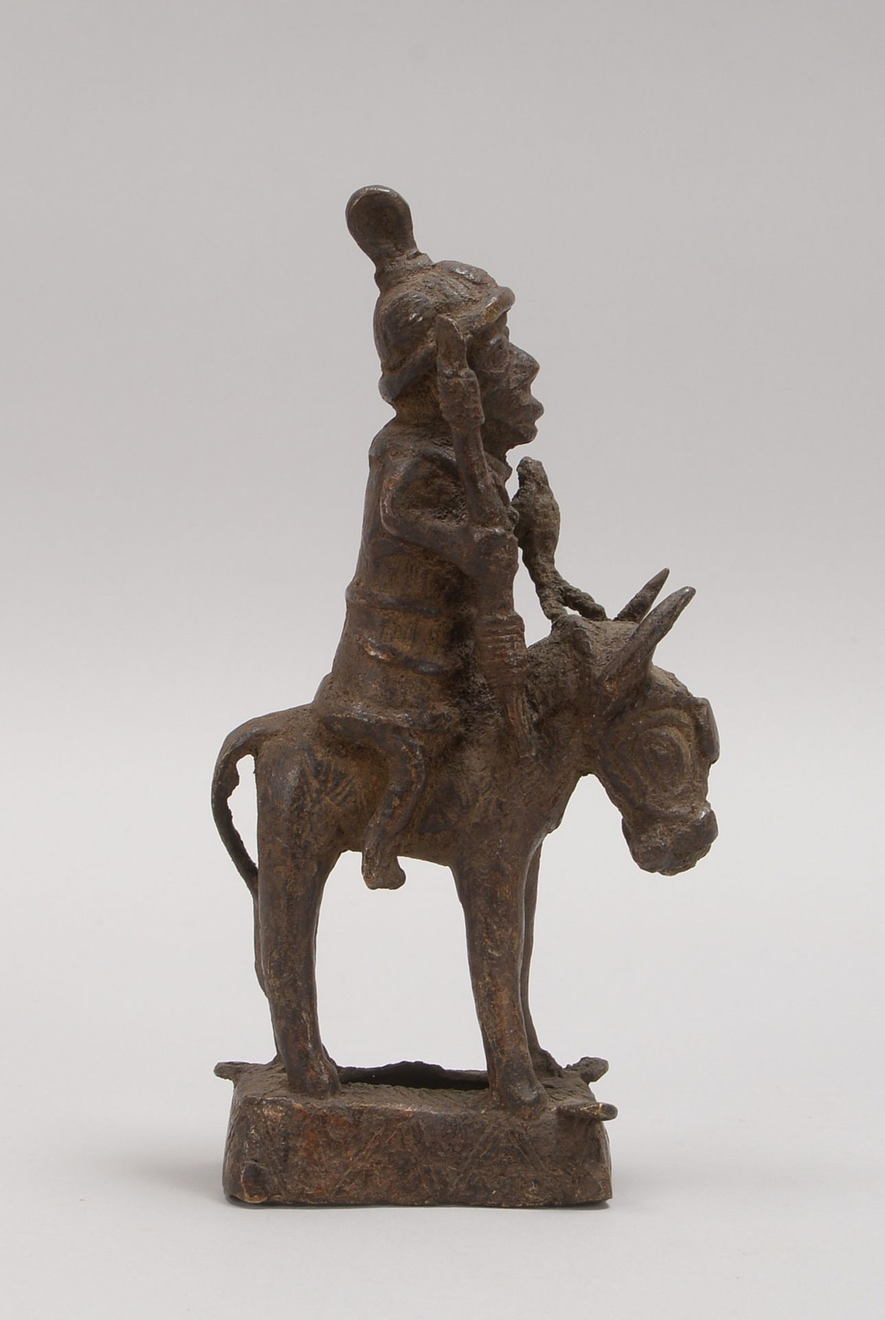 Bronzeskulptur (Benin), &#039;Reiter auf Esel&#039;; H&ouml;he 22,5 cm