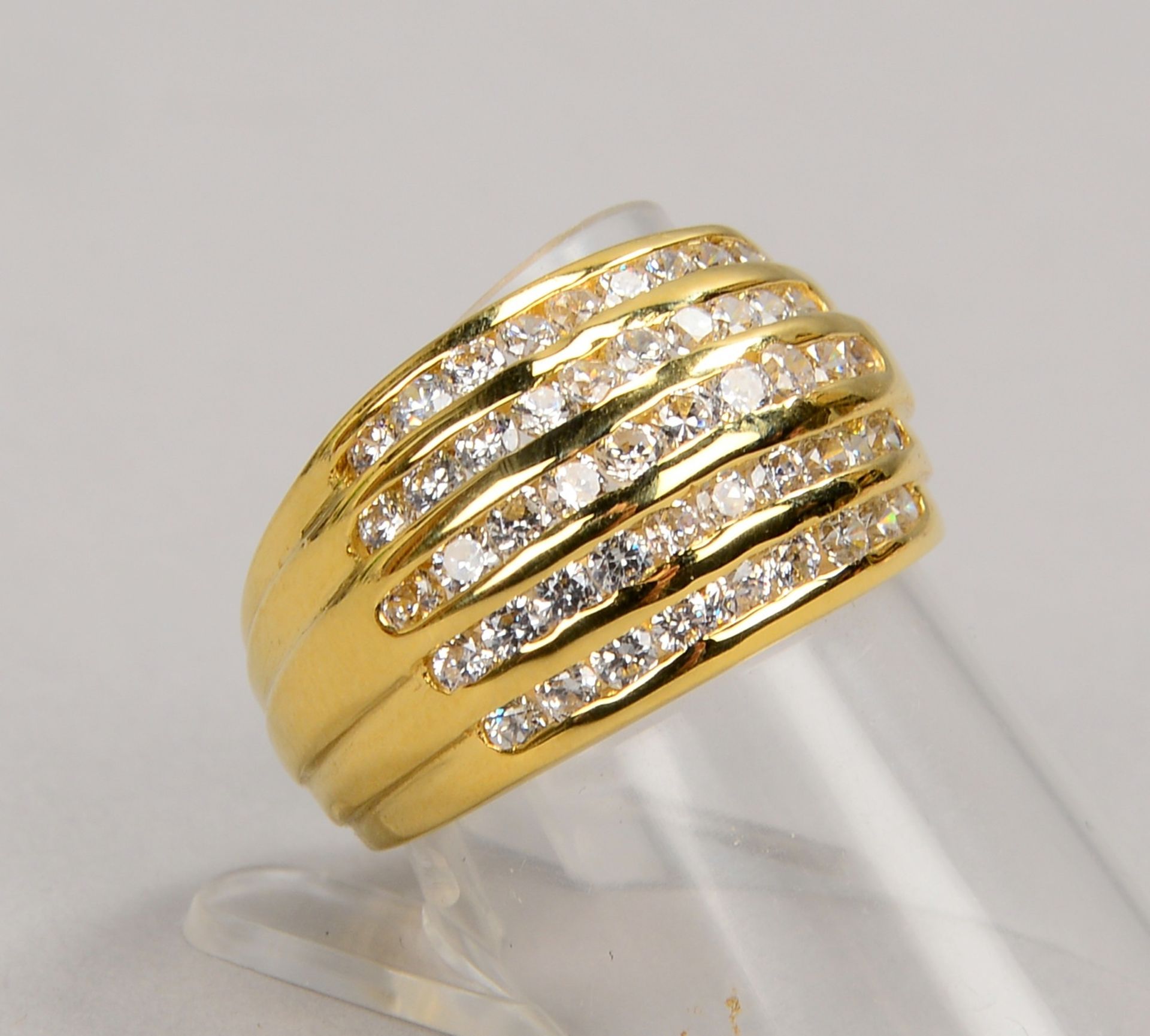 Ring, 750 GG (gest.), besetzt mit 48x kl. Brill./zus. ca. 1,0 ct; RG 57, Gew. 8,50 g