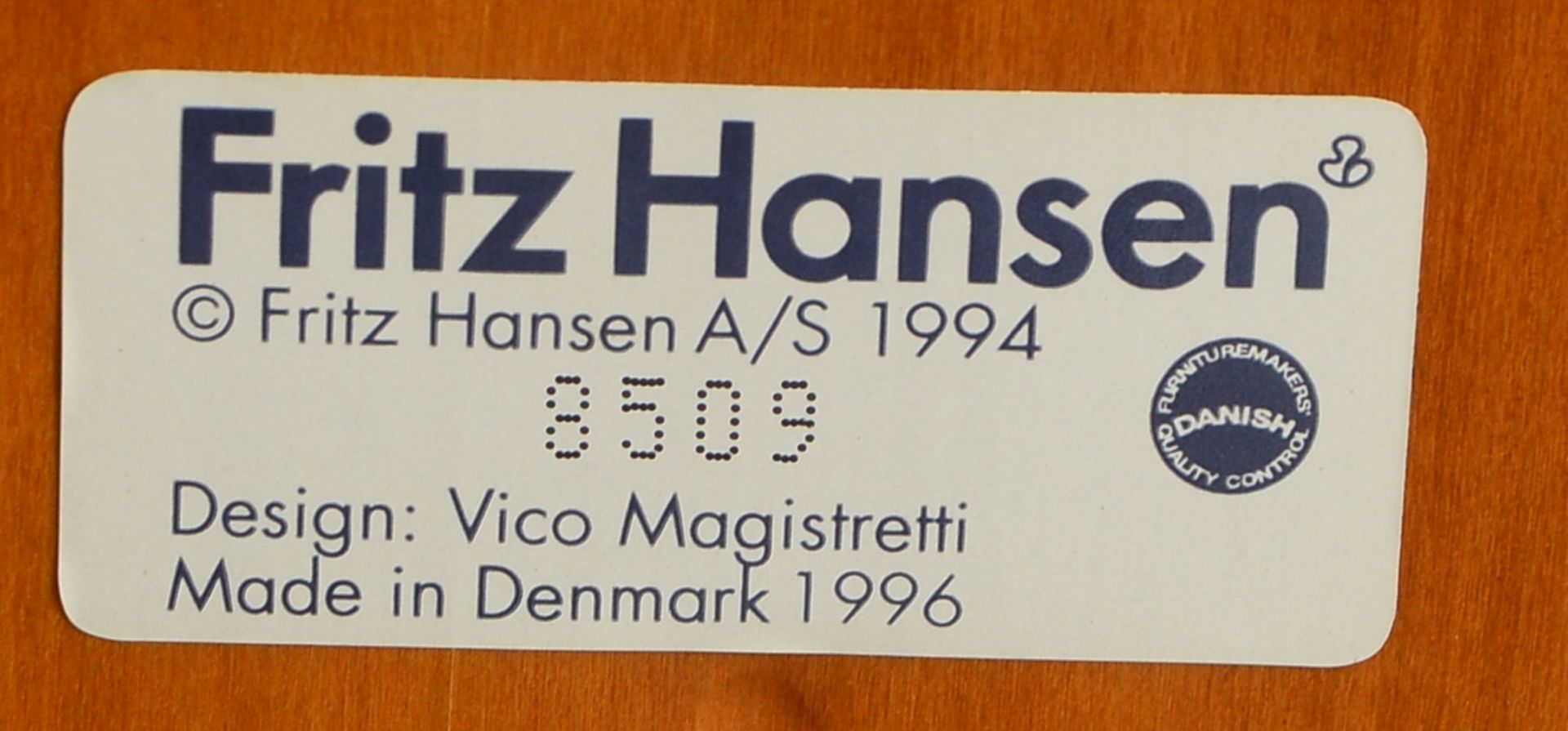 Fritz Hansen, &#039;VM3&#039;, Metall/Schichtholz, mit Lederbezug, Entwurf: Vico Magistretti - Image 3 of 3