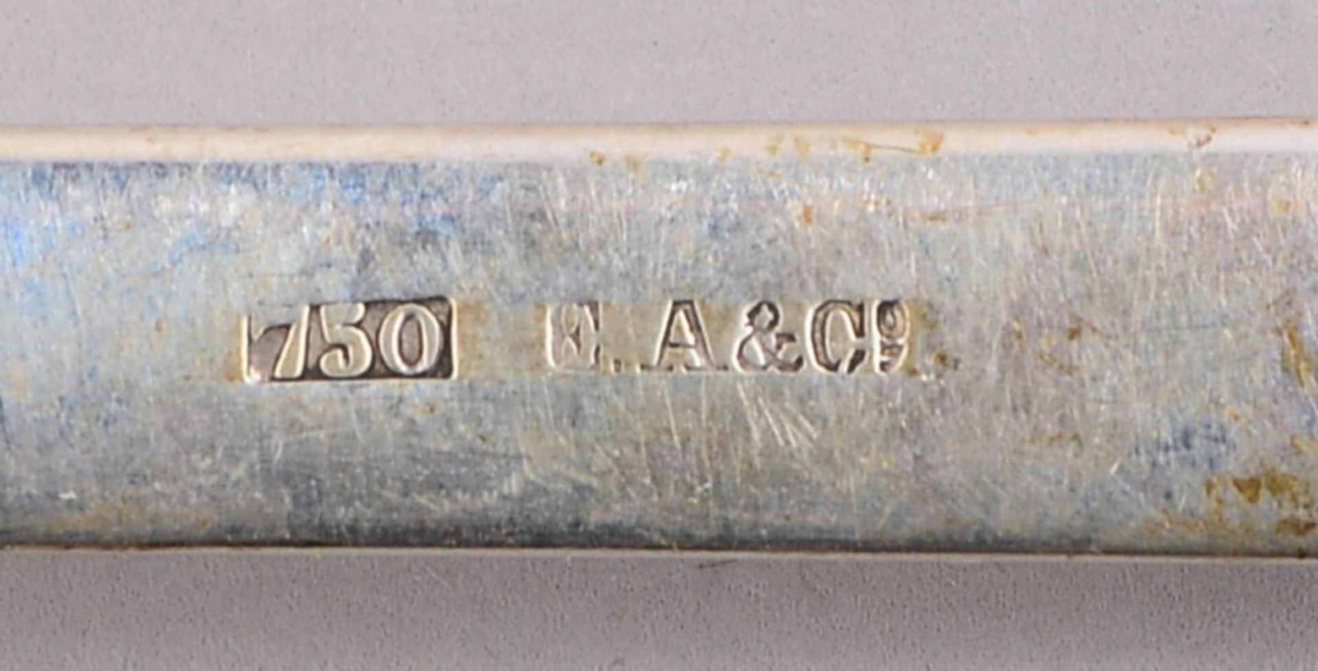 Silberteile, versch. Silbergehalte (Tablett, Kelle, Eierbecher, u.a.); Gew. zus. 508 g - Image 2 of 2