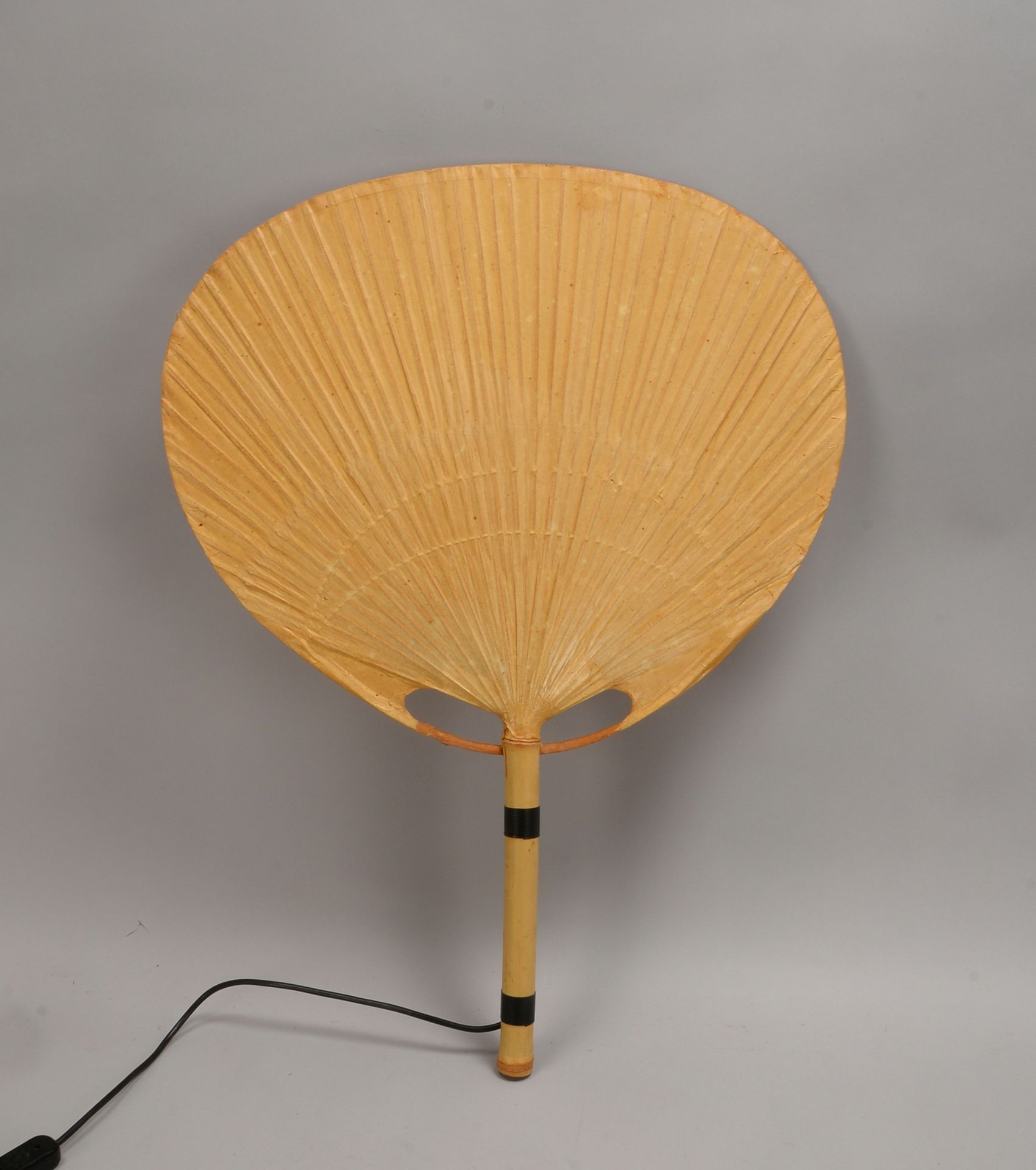 Designer-Wandlampe, &#039;Uchiwa&#039;, Bambus/Reispapier und Metall, 1-fl., Entw. I. Maurer