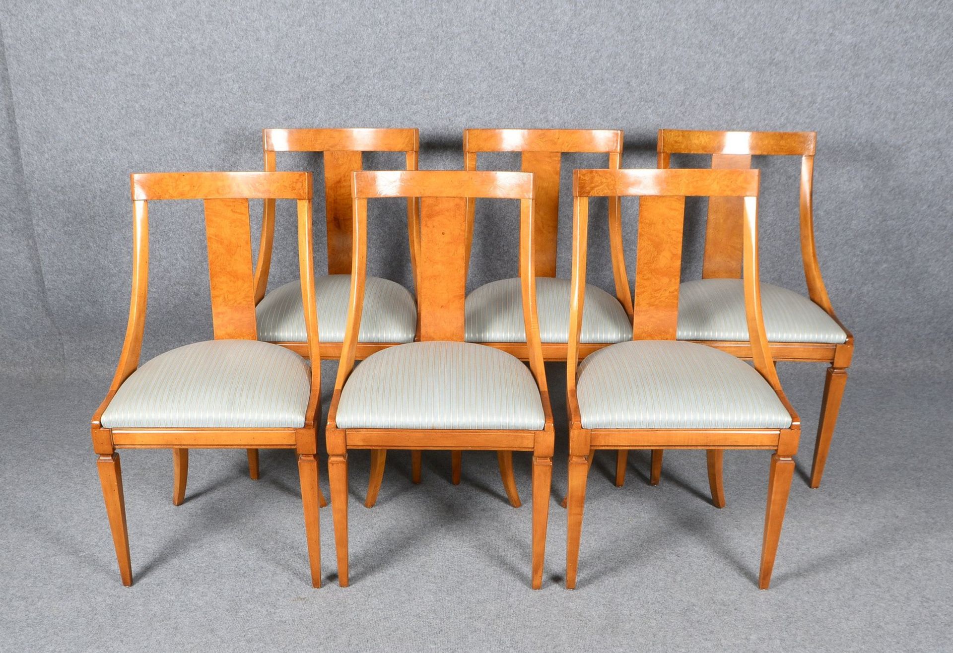 6 Stühle (Stilmöbel), Wurzelholzfurnier, in wohnfertigem Zustand; Sitzhöhe 45 cm