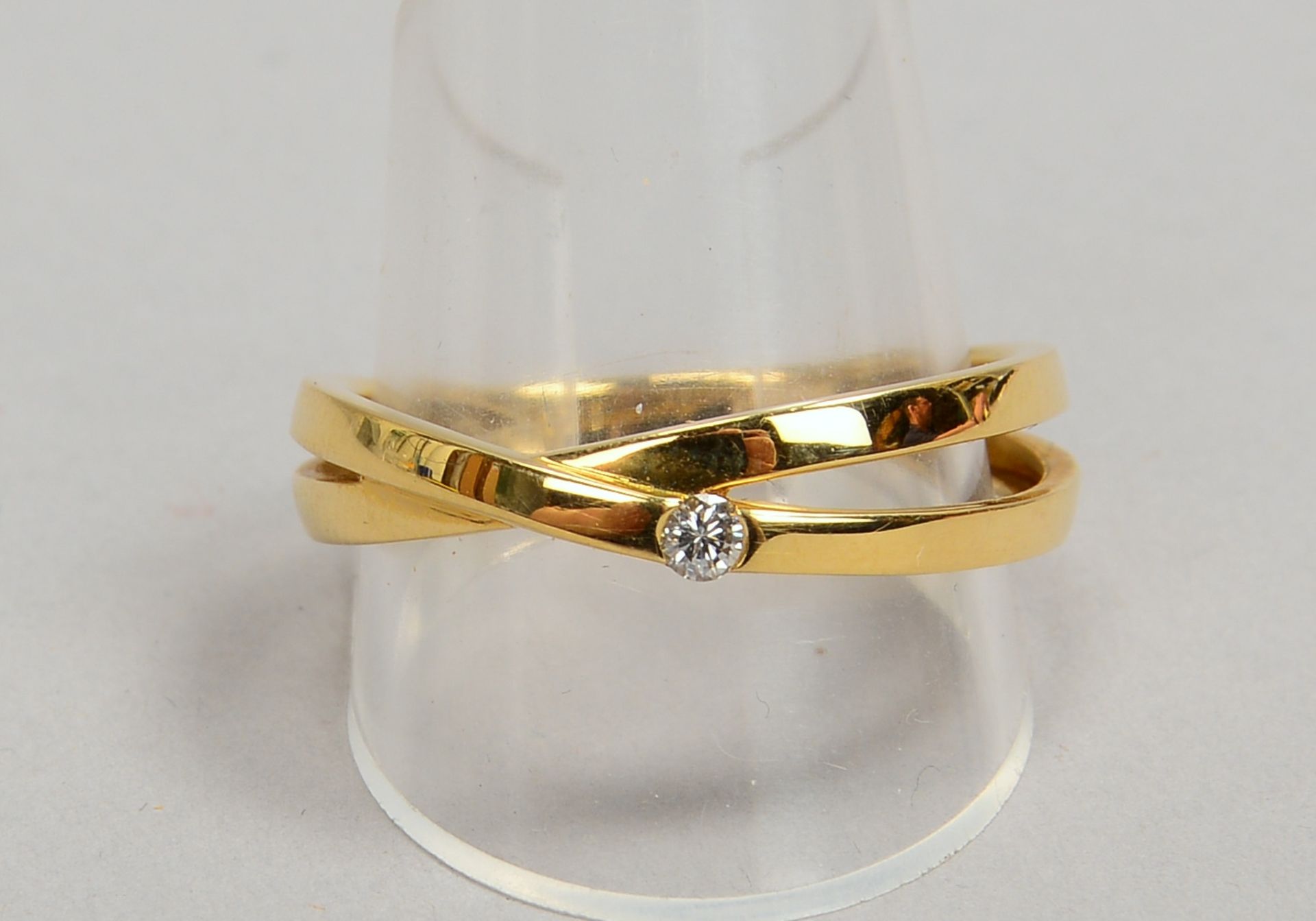 Ring, 585 GG (gest.), besetzt mit kl. Brill. von ca. 0,06 ct; RG 65, Gew. 3,50 g - Image 2 of 2