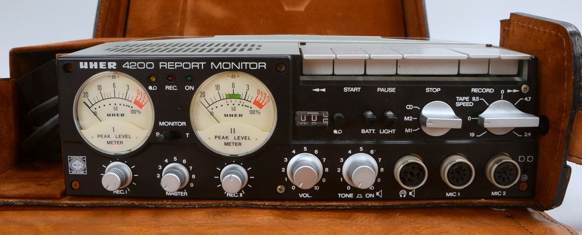 Zweispur-Tonbandgerät, Uher, Modell '4200 Report Monitor', in orig. Ledertasche - Bild 2 aus 3