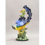 Gro&szlig;e Keramikfigur (Italien), &#039;Papagei auf Ast&#039;, Figur farbig staffiert; H&ouml;he 7