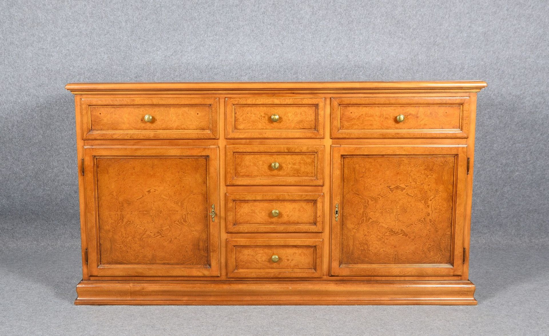 Sideboard (Stilmöbel), Wurzelholzfurnier, 2-türig/6-schübig, wohnfertig