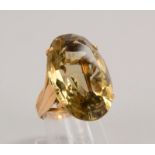Ring, 585 GG (gest.), mit fac. ovalem Rauchtopas/Ma&szlig;e 18 x 28 cm; RG 52, Gew. 12,70 g