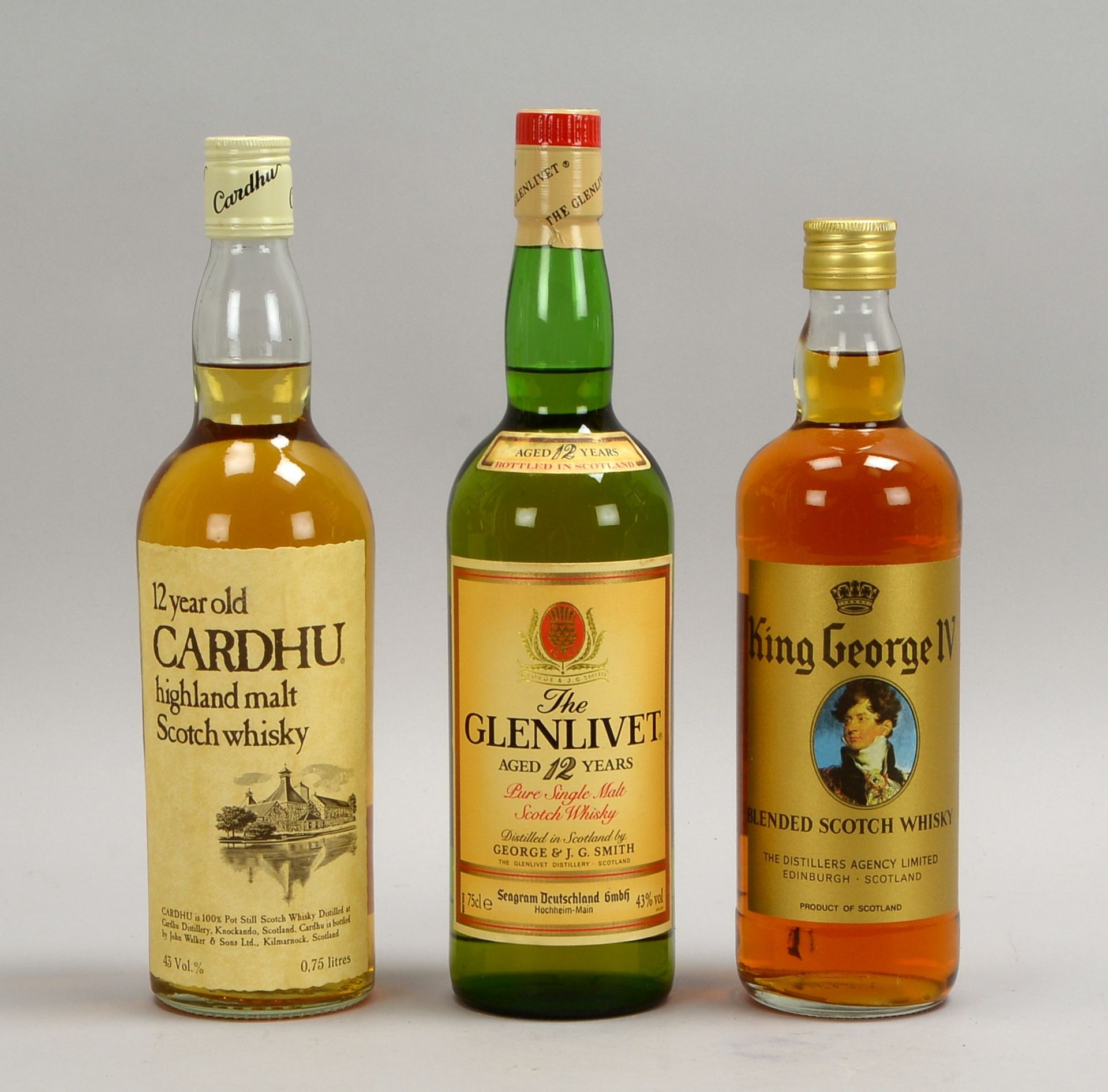 Sammler-Whiskys, 3 Fl.: Scotch Glenlivet, Cardhu Scotch, und King George IV