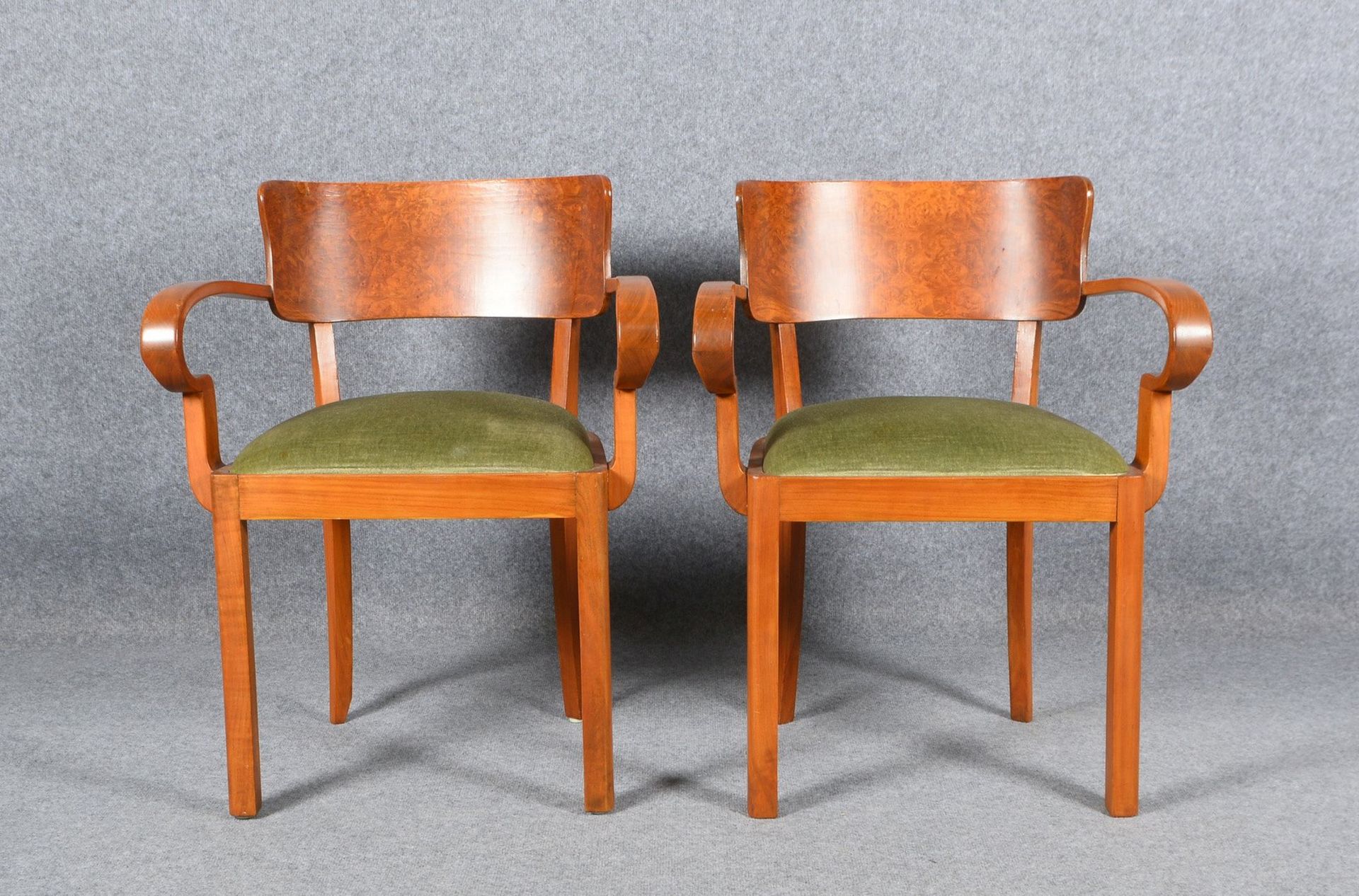 2 Designerstühle, Bugholz, Rückenlehne Schichtholz/Wurzelfurnier, mit Samt-Polsterstoff - Bild 3 aus 3