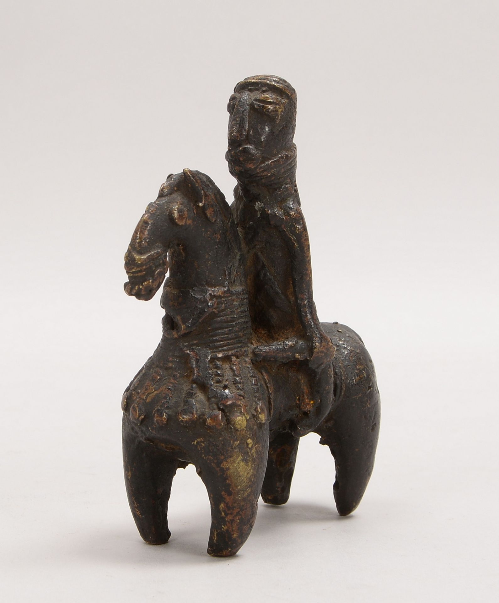 Bronzeskulptur (Benin), 'Pferd mit Reiter'; Höhe 13 cm (unterseitig teils offen) - Bild 2 aus 2