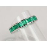 Ring, 750 WG (gest.), Schiene mit Smaragdbesatz/zus. ca. 3,26 ct; RG 55, Gew. 2,60 g