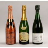 Champagner, 3 Fl.: 1x Moët & Chandon, 1x Crémant de Bourgogne, und 1x Loriot