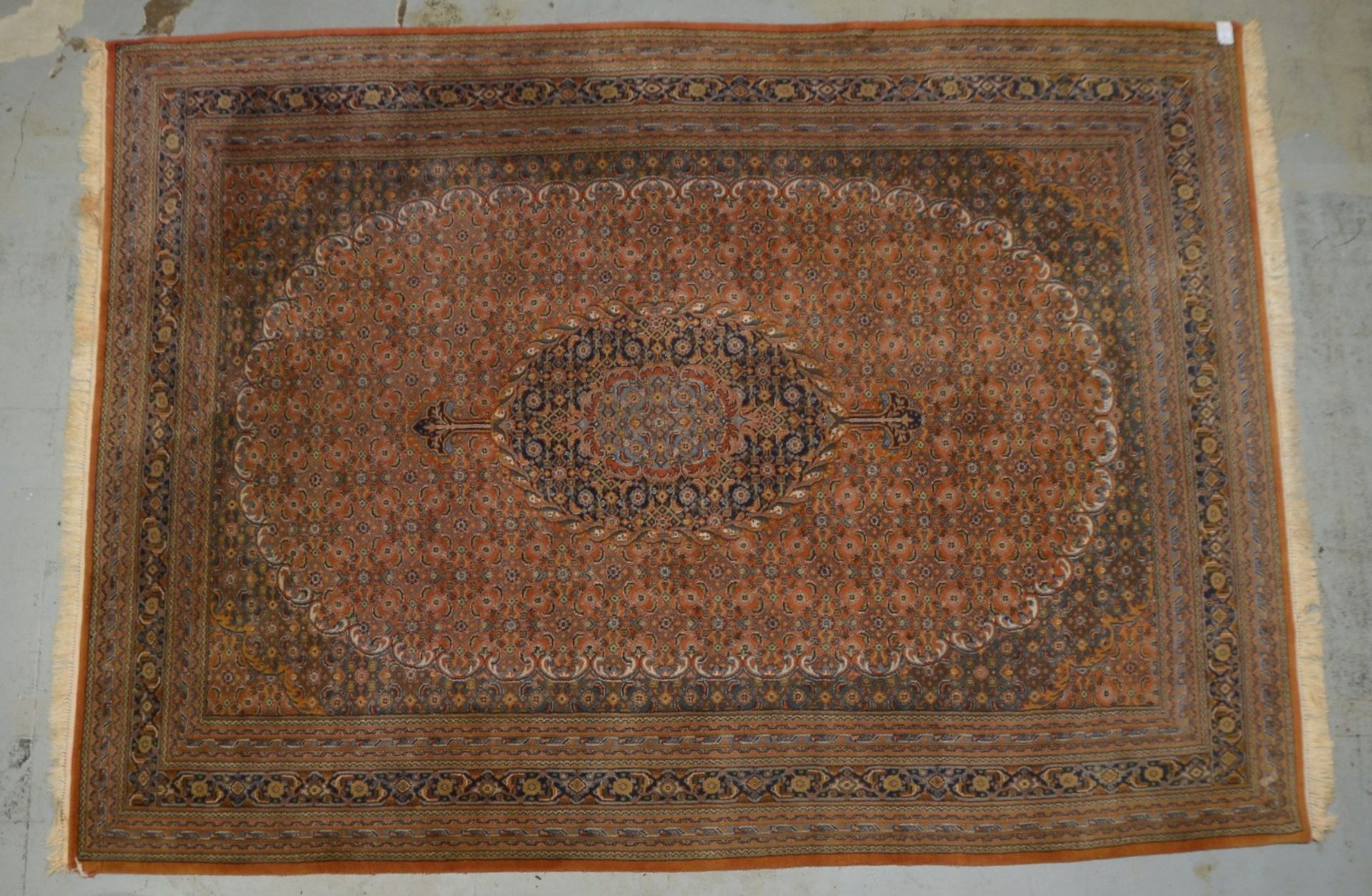 Gro&szlig;er Orientteppich, hochflorig; Ma&szlig;e 377 x 273 cm