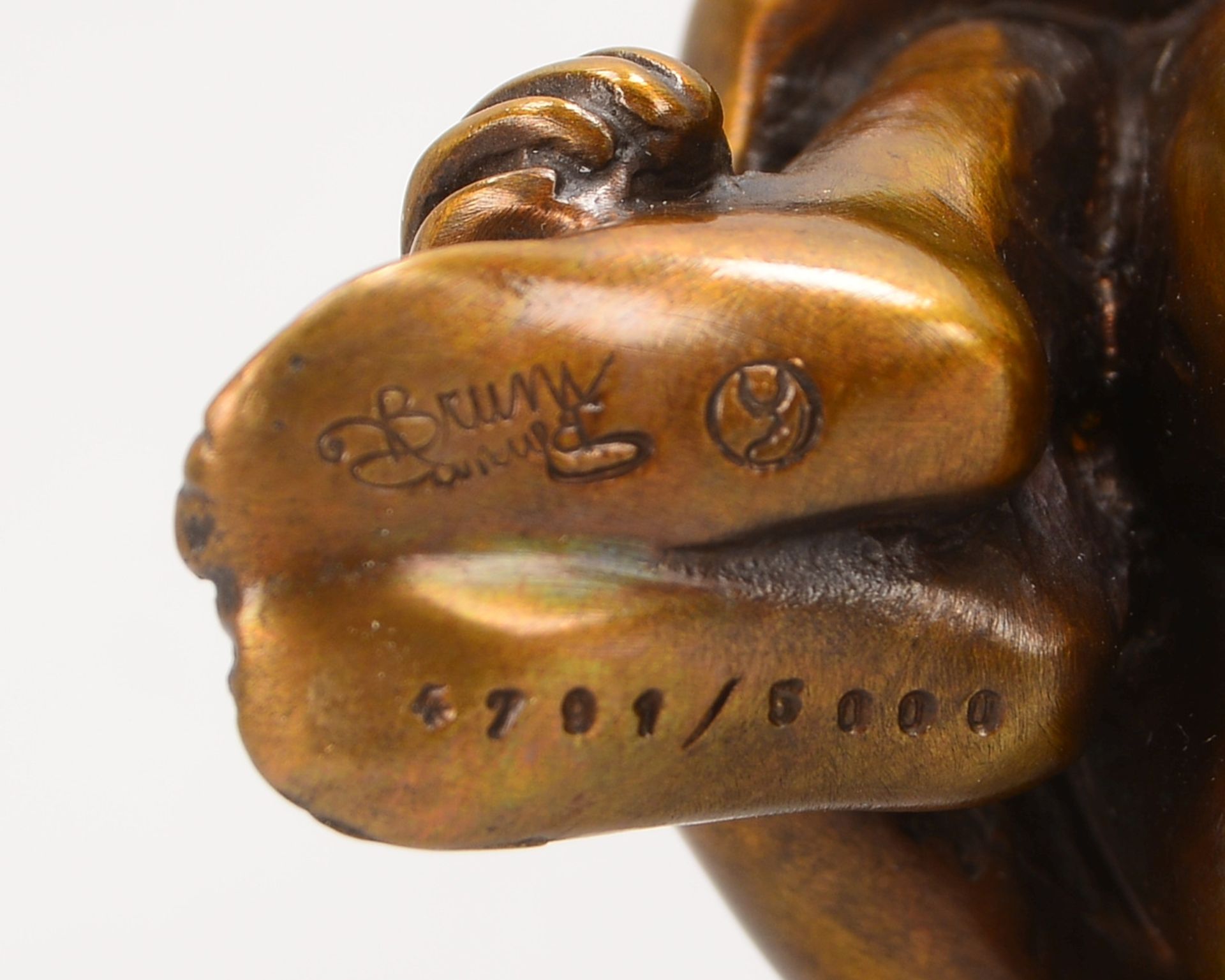 Bruni, Bruno, Bronzeskulptur, Aufl. '4.791/5.000', signiert; Höhe 8 cm - Bild 3 aus 3