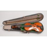 Alte Geige, mit Bogen, im Koffer; L&auml;nge 60 cm