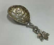 A good heavy cast William IV silver caddy spoon.