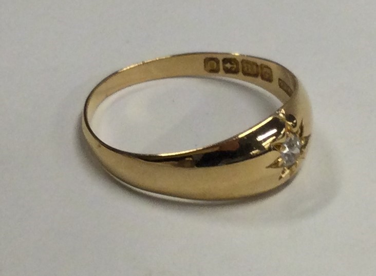 A good diamond single stone gypsy set ring in 18 carat gold mount. - Image 2 of 2