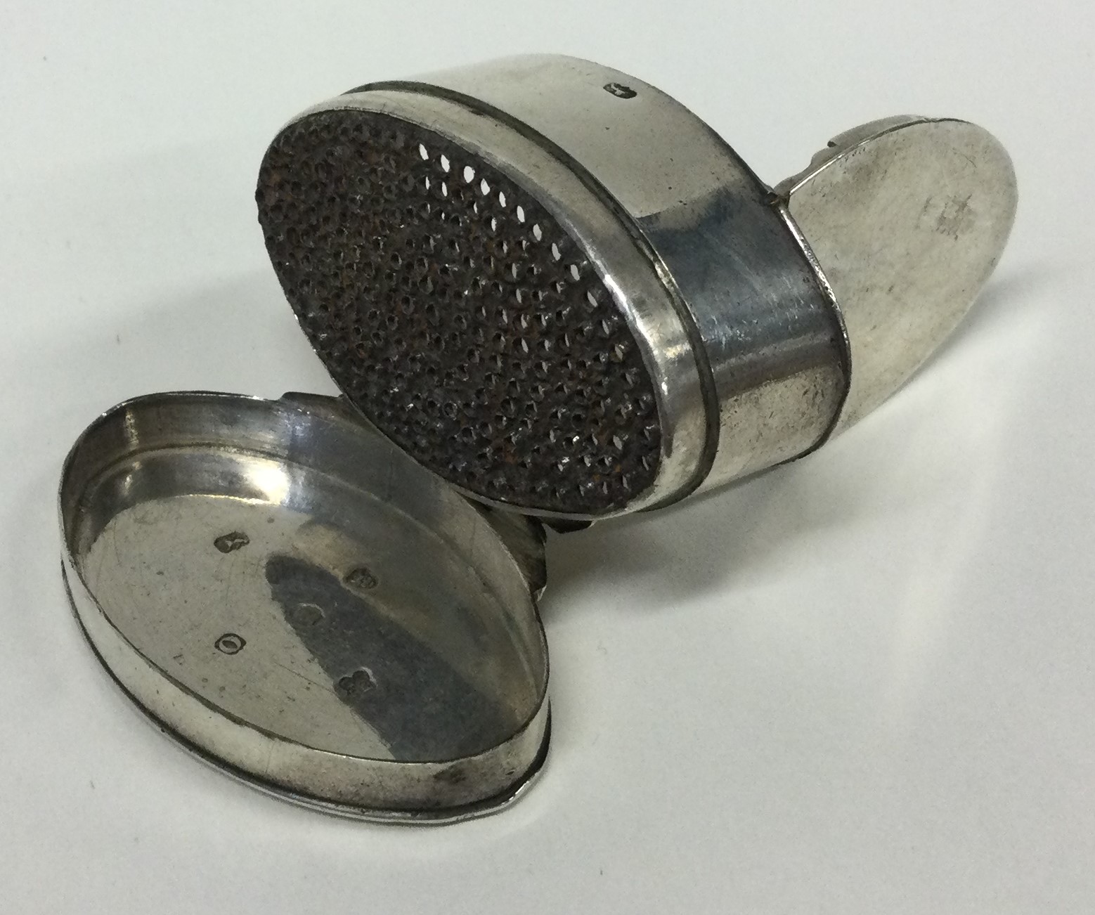 A large 18th Century silver nutmeg grater. London 1789. - Image 2 of 2
