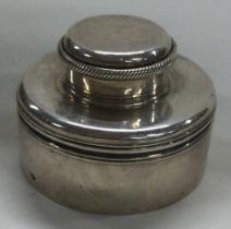 A Georgian silver snuff box with screw-on lid. London 1832.