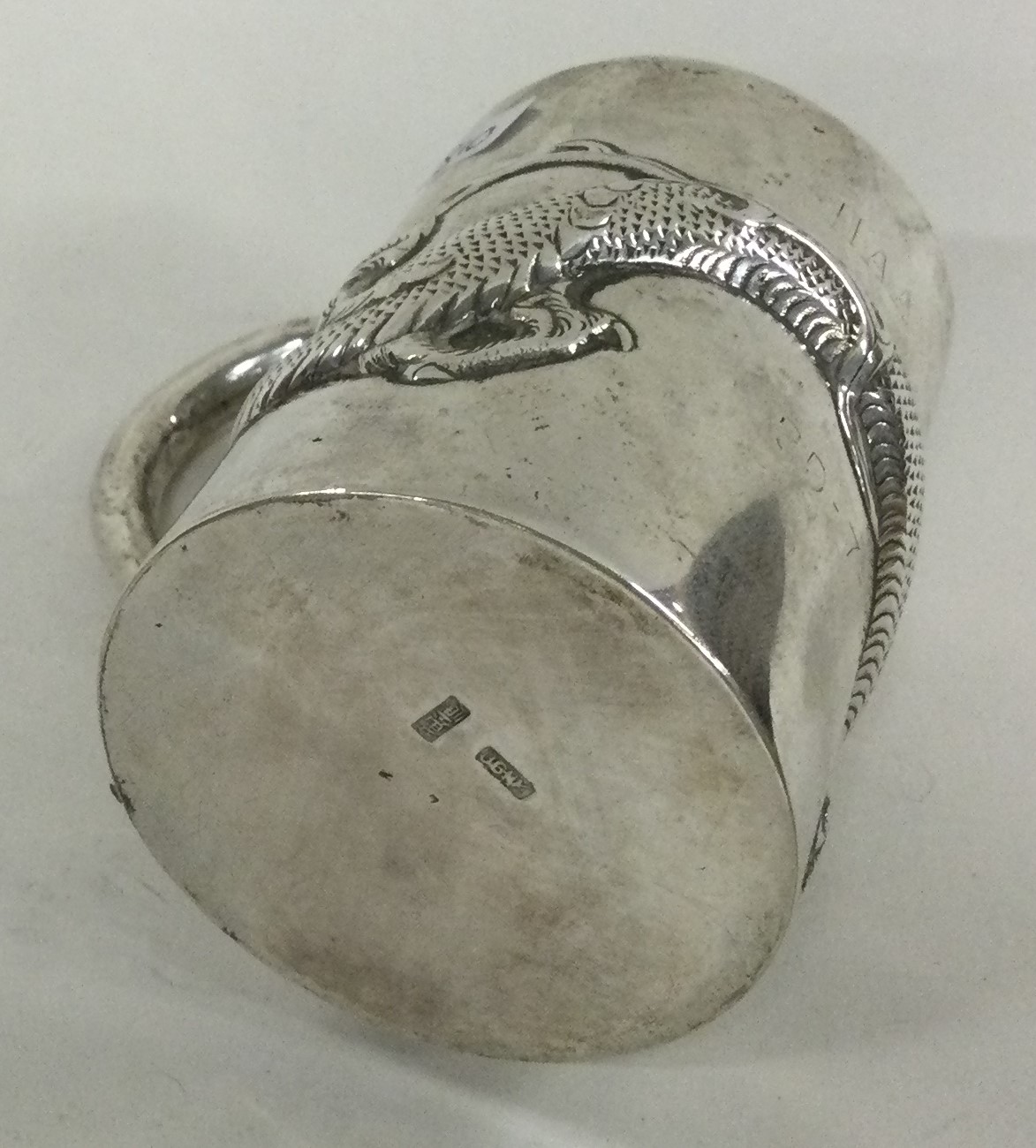WANG HING: A Chinese silver export mug. - Bild 2 aus 2