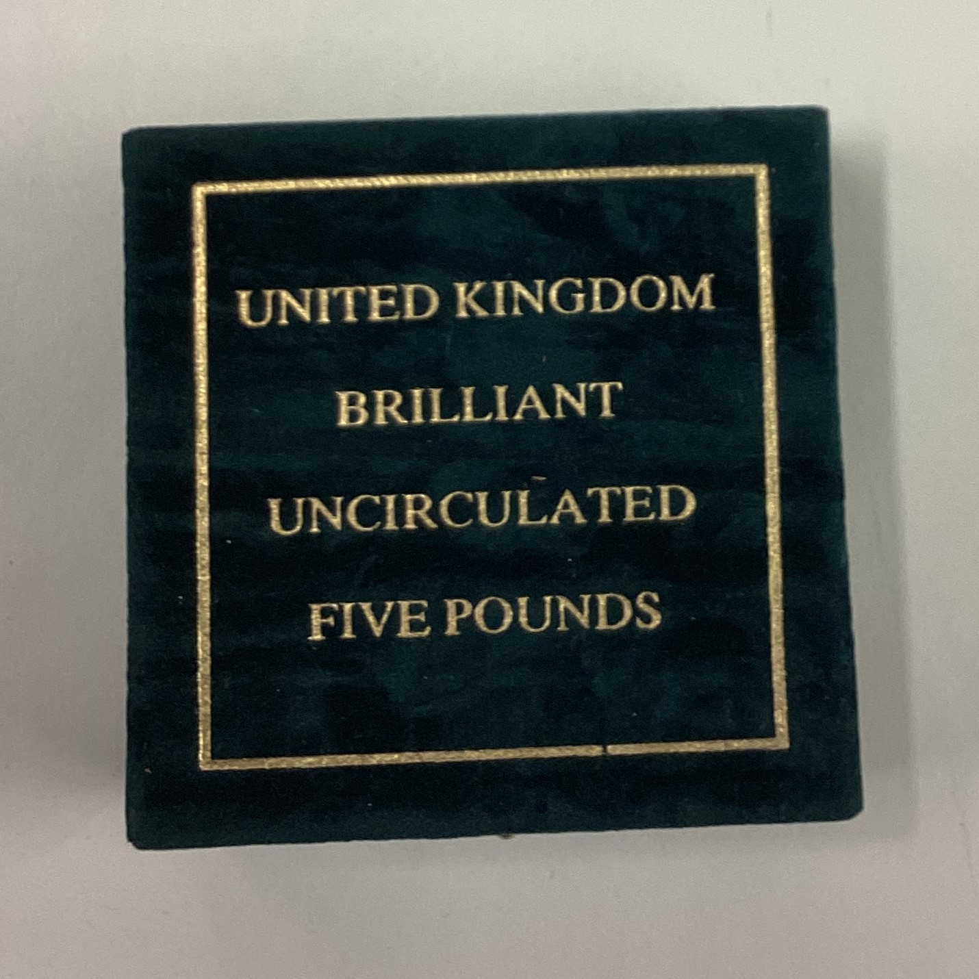 A cased 2001 gold Five Pound coin. - Image 4 of 4