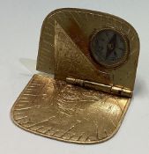 A good Georgian travelling compass with engraved decoration.