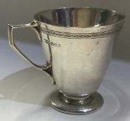 A fine silver christening mug. London 1921. By Mappin & Webb.