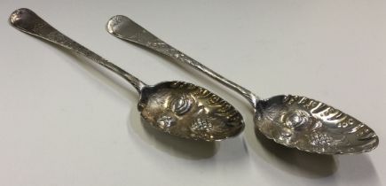 A heavy pair of 18th Century George III silver berry spoons. London 1799.