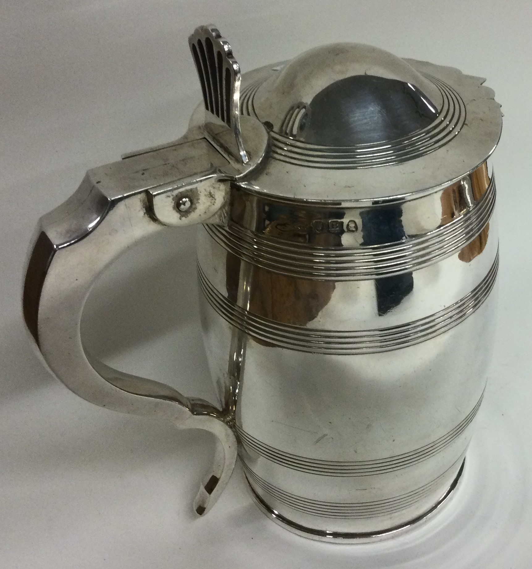 An 18th Century George III silver reeded tankard. London 1797. - Image 2 of 3