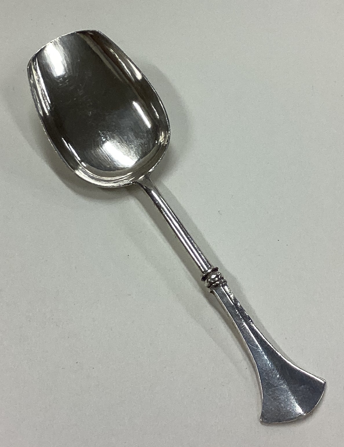 A Russian silver caddy spoon. Circa 1900.